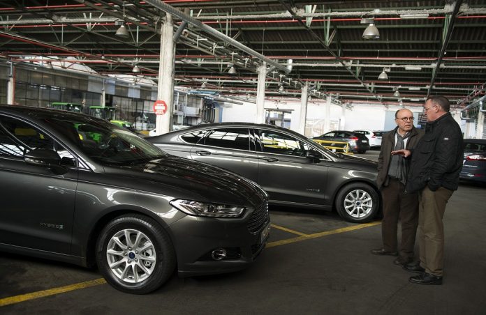 nuevos coches hibridos parque movil diputacio foto