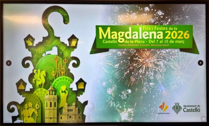 Fiestas de la Magdalena 2026 en Castellón con ambiente festivo, gaiatas iluminadas y público celebrando en el centro de la ciudad