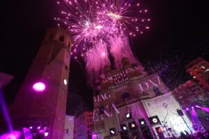 Mascletà en las Fiestas de la Magdalena 2026 en Castellón con gran explosión de pólvora y público asistente